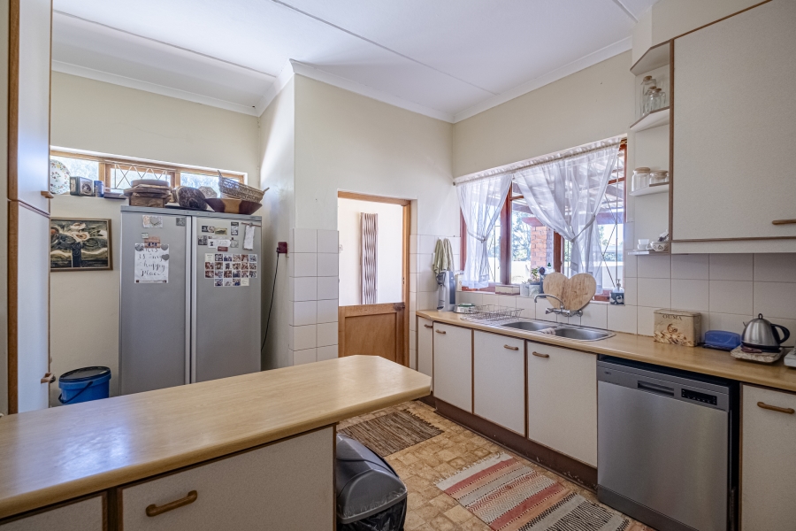 4 Bedroom Property for Sale in Summerstrand Eastern Cape